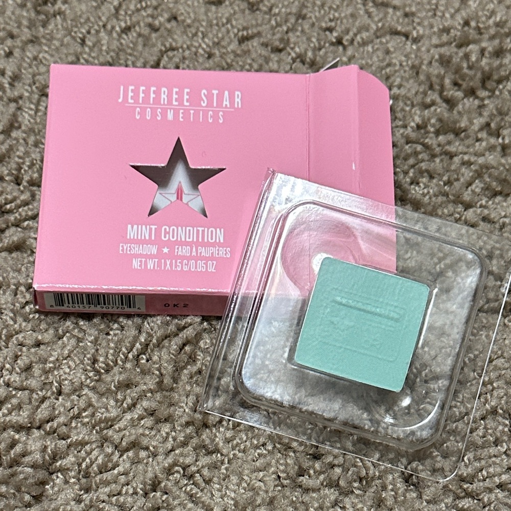 Jeffree Star Mint Green Eyeshadow